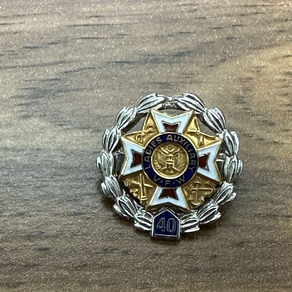 Vintage LADIES AUXILIARY VFW 40 Years Sterling Enamel Pin Verterans Foreign Wars - Picture 5 of 8
